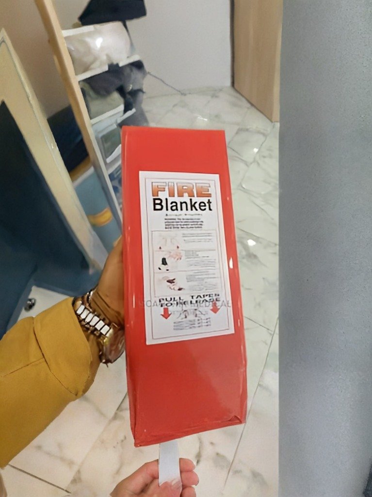 Emergency Fire Blanket – Heat Resistant Safety Blanket for Home, Kitchen & Workplace - Image 3